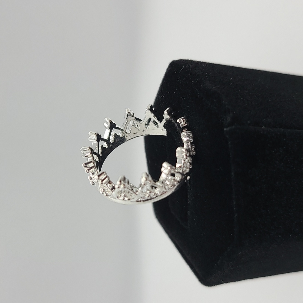 Crown Ring - Picture 5 of 6